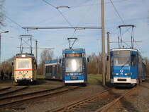 Lowa Wagen 46,NGT6-Wagen 675 sowie Tatra T6 Wagen 710 waren am Nachmittag des 08.02.2015 in der Kehrschleife Rostock Kurt-Schumacher-Ring anzutreffen link´s gab es f�r die Fans lecker Bratwurst.