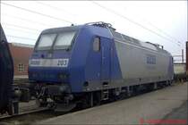 RAG Lok 203 der BR 145-CL 203 steht am 15. Dezember 2002 in Padborg(DK) und wartet auf ihre n�chste G�terzugleistung.