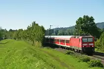 143 145-1 mit einer RB von Offenburg nach Schliengen am Nachmittag des 01.08.14 n�rdlich von Kollmarsreute.