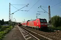 146 114-4 mit einem RE von Schliengen nach Offenburg am Abend des 01.08.14 bei Der Einfahrt in den Bahnhof Riegel-Malterdingen.
Links im Bild steht 146 112-8 mit einer RB nach M�llheim (Badne).