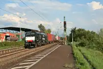ES 64 F4-211 mit dem 43652 von Melzo nach Rotterdamm Waalh. am Abend des 01.08.14 in Riegel-Malterdingen.
