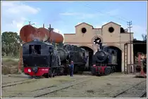 202.002, 442.59 und 440.008 vor dem Lokdepot Asmara. (09.12.2014)