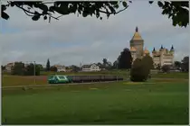 Eine BAM Ge 4/4 zieht ihren Rübenzug bei Vufflens le Château Richtung Morges.
15. Okt. 2014