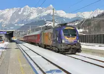1116 077 mit einem Turnuszug am 07.02.2015 in Bischofshofen. 