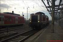 Zwei Loks der BR 212 der EVB durchfahren Stendal im Fr�hjahr 2003 in Richtung Magdeburg.