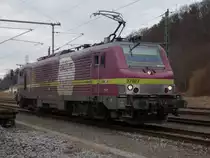 Akiem 37027 mußte,am 21.Februar 2015,in Lietzow auf Ausfahrt Richtung Mukran warten.