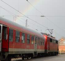 Nach einen kurzen Regen gabs noch eine extra Überraschung. Über der 111 welche den RB76 nach Minden schob stand für wenige Minuten ein Regenbogen was natürlich sofort fotografiert wurde.

Minden 21.02.2015