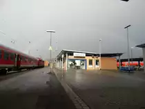 Nach einen kurzen Schauer gabs eine extra Überraschung. Für wenige Minuten gans einen tollen Regensbogen über den Bahnhof von Minden. Hier hat der Fotograf sein Glück genommen und das Schauspiel fotografiert.

Minden 21.02.2015