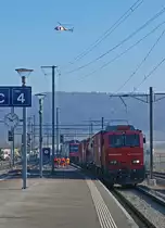 SBB: Zugskollision vom 20. Februar 2015 in Rafz. Beim Fotografieren wurden die Weisungen des Sicherheitspersonals strikte eingehalten. 
Foto: Walter Ruetsch