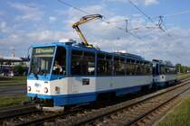 Tschechische Republik / Stra�enbahn Ostrava: Tatra T6A5 - Wagennummer 1138 / Tatra T6A5 - Wagennummer 1134 ...aufgenommen im Juni 2014 an der Haltestelle  Zahr�dky  in Ostrava.