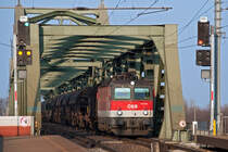 1144 224 auf der Brücke über die Donau in Wien, in Fahrtrichtung Wien Simmering. Die Aufnahme entstand am 17.02.2015.