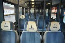 Der 1.Klasse Bereich im OFV-Design des 31-34 172-2 ABnrz 418.4 mit den Kopfkissen die man aus München kennt. Ist ja auch ein ex.Münchener, der jetzt von Stuttgart aus seine Runden dreht:) (Geislingen, August 2014)