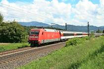 101 063-6 mit dem EC 9 von Z�rich HB nach Hamburg-Altona am Nachmittag des 08.08.14 n�rdlich von Kollmarsreute.