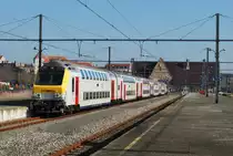 IC-Zug nach Genk wartet im Bhf Knokke auf Abfahrt (15. Februar 2015).
