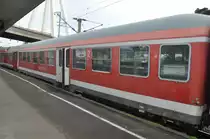 Dieser Designsonderling 50 80 22-34 379-4 Bnrz 436.0 fuhr am 24.10.14 im Fußballsonderzug Ludwigshafen(Rhein)-Kaiserslautern mit. Er kam zusammen mit 22-34 175 Bnrz 436.4, 22-34 095 Bnrz 443.0, 31-34 144 ABnrz 418.1 und 80-35 142 Bnrdzf 483.0 aus München nach Ludwigshafen (Rhein). (Ludwigshafen (Rhein), 24.10.14)