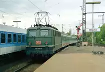 141 072 mit RE 3277 (M�nster [Westf] Hbf–Emden Hbf) am 04.05.1996 in Rheine