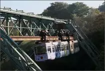In Schräglage um die Kurve -

Eine Schwebebahn kurz hinter der Station Kluse in Fahrtrichtung Wuppertal-Oberbarmen.

04.10.2014 (M)