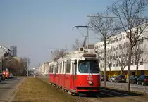 E2 4086 + c5 1486, Simmeringer Hauptstraße. (27.02.2015)
