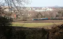 Eine Cobra 2843 kommt die Gemmenicher-Rampe hochgefahren aus Aachen-West mit einem langen gemischten Güterzug aus Köln-Gremberg nach Antwerpen-Noord(B) und fährt in Richtung  Gemmenicher-Tunnel,Montzen/Vise(B).
Bei Schönem Sonnenschein am Nachmittag vom 28.2.2015.