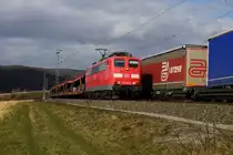 151 155-8 ist am 25.02.15 mit einen leeren Autozug bei Harrbach in Richtung Süden unterwegs.
