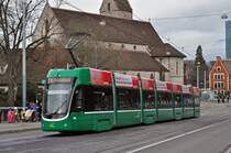 Flexity 5001 auf der Linie 8, während den Umleitungen wegen der Basler Fasnacht, kurz nach der Haltestelle Wettsteinplatz. Die Aufnahme stammt vom 24.02.2015.
