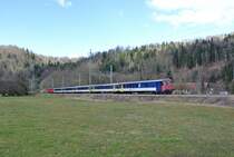BDt EWI 50 85 82-33 976-0 mit einem EWI/II Pendel und der Re 4/4 II 11219 als Leermaterialzug nach Bure bei Porrentruy, 05.03.2015.