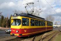 Polen / Straßenbahn Lodz: Duewag GT6 - Wagen 1147 (ex Rhein-Neckar, ex MKT Lodz) aufgenommen im März 2015 an der Haltestelle  Legionów - Wlókniarzy  in Lodz.