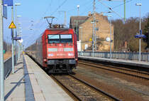 IC 2356 von Stralsund durchfährt den Bahnhof Jatznick. - 25.05.2015