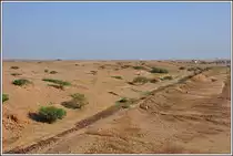 So präsentiert sich die Strecke kurz vor Massawa.Deutlich ist zu erkennen wie das Wasser hier gearbeitet hat. Zudem fuhr hier der letzte Zug vor vier Jahren. (07.12.2014)