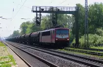 155 219-9 mit einem Ganzzug aus Schüttgut-Wagen in Fahrtrichtung Wunstorf. Aufgenommen in Dedensen-Gümmer am 29.04.2014.