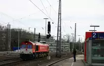 Ein Nachschuss von der  Class 66 DE6310  Griet  von Crossrail rangiert in Aachen-West. 
Aufgenommen vom Bahnsteig in Aachen-West bei bei schönem Frühlingswetter am 7.3.2015.