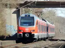 Blick auf den seit kurzer Zeit fahrenden 1428 508. Kurz nach Fahrplanwechsel wurden die 425er durch die 1428er ersetzt. Hier fährt er gerade in Bösensell ein.

Bösensell 08.03.2015