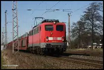 Die Strecke Osnabrück - Rheine ist derzeit noch eine Hochburg der Baureihe 140. Viele Autotransportzüge nach und nach Emden werden dort mit dieser Altbaureihe bespannt. Am 12.03.2014 war 140495 mit einem Leerpark um 12.30 Uhr in Ibbenbüren - Esch in Richtung Osnabrück unterwegs.