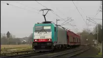Im Gleisbogen bei Rimburg fuhr mir die belgische 2810 (E-186) vor die Linse. Am Haken ein Autotransportzug.Szenario vom 13.März.15 an der Kbs 485 vom BÜ aus.