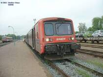 Wendezug mit Diesellok 5 67 411 (am hinteren Zugende) am 22.05.2003 in Lauterbourg / Elsa�. Rechts ein Autotransportzug mit Neu-Wagen, der vermutlich aus Deutschland gekommen ist, er fuhr kurze Zeit sp�ter mit der Diesellok 4 63 874 weiter in Richtung Strasbourg. Links ein DB-Triebzug BR 628, er kommt etwa im Stundentakt von W�rth.