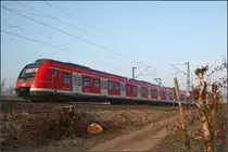 . Auf dem Weg nach Schorndorf -

Ein Zug der Baureihe 430 zwischen Rommelshausen und Endersbach auf der Stuttgarter S-Bahnlinie 2.

13.03.2015 (Matthias)
