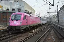 370 007 zieht am 13.03.2015 den EuroCity 54 von Gdynia Glowna nach Berlin Hauptbahnhof. Aufgenommen im Bahnhof Berlin Friedrichstraße.
