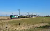 193 203 fuhr am 13.03.2015 mit einem ARS-Altmann Zug von Bremen nach Emden, hier bei Petkum.