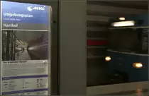 Mein Foto im U-Bahnhof Harthof in München -

In der Münchner U-Bahn werden an Ort und Stelle die jeweiligen U-Bahnhöfe in Wort und Bild beschrieben. Über Bahnbilder.de wurden für zwei Stationen Aufnahmen von mir gefunden und sind jetzt dort zu sehen.

http://www.bahnbilder.de/bild/deutschland~stadtbahnen-und-u-bahnen~u-bahn-munchen-stationen/91138/-im-muenchner-norden---der.html

Die andere Aufnahme ist in der Endstation der U6 in Garching-Forschungszentrum zu sehen.

16.03.2015 (Matthias)