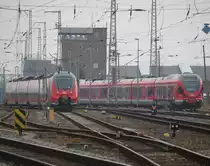 442 843-9(DB Regio AG-Region Nordost)abgestellt im Rostocker Hbf neben an stand wieder der schadhafte Flirt.20.03.2015