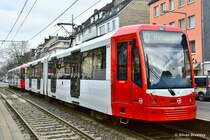 5102 hat eine neulackierung erhalten. Hier zu sehen an der Haltestelle Gleueler Str./Gürtel am 13.03.2015.

