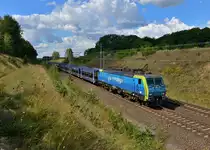189 152 mit einem leeren Autozug am 27.08.2014 bei Kunowice. 