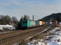 Die 185 613 mit einem Containerzug am 01.02.2015 unterwegs bei Seestetten.