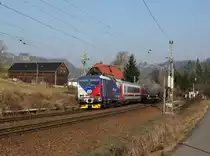 Die 371 201 mit einem EC am 16.02.2015 unterwegs bei Rathen.