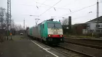 Zwei Cobra 2838 und 2804 kommen aus Richtung Köln mit einem langen gemischten Güterzug aus  Köln-Gremberg nach Antwerpen-Noord(B) und fährt in Richtung Aachen. Aufgenommenvom Bahnsteig 1 in Eschweiler-Hbf.
Am 28.3.2015.