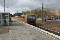 S-Bahn Berlin: S5 (BR 481/482) S-Bahnhof Strausberg am 31. März 2015.