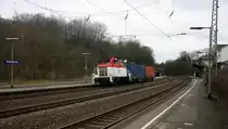 364 578-5 AIXrail kommt aus Richtung Aachen
mit einem Containerwargen von Aachen-West nach Eschweiler-Hbf und kommt durch Eschweiler-Hbf.
Aufgenommen vom Bahnsteig 1 in Eschweiler-Hbf. 
Am 28.3.2015.