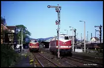 Gleich zwei 118ner traf ich am 2.5.1990 im Personenzugeinsatz im Bahnhof Löbau an.
Links steht 118732 und rechts ist 118739 zu sehen.
