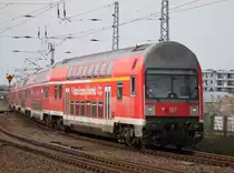 Airport-Express Berlin-Sch�nefeld Flughafen DABbuzfa 760 als RE 18590 von Berlin Hbf(tief)nach Warnem�nde kurz vor der Einfahrt im Bahnhof Warnem�nde.12.04.2015