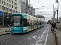 VGF Bombardier S-Wagen 217+2xx Rücken am 04.04.15 aus dem Depot Gutleut aus um dann als Linie 20 Fußball Fans zur Commerzbank Arena zu Befördern 
